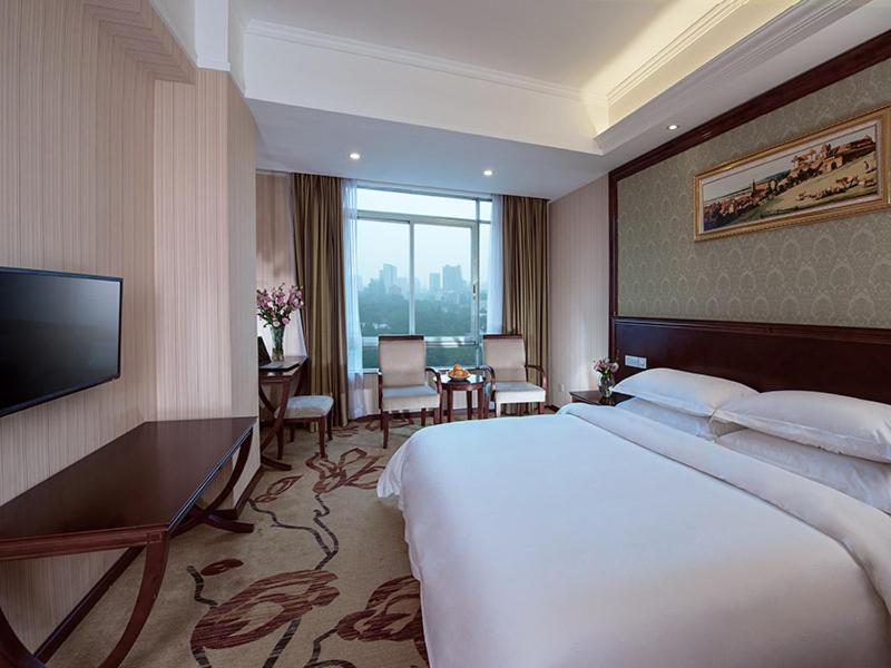 Vienna Hotel Guangzhou Shaheding Metro Station Eksteriør bilde