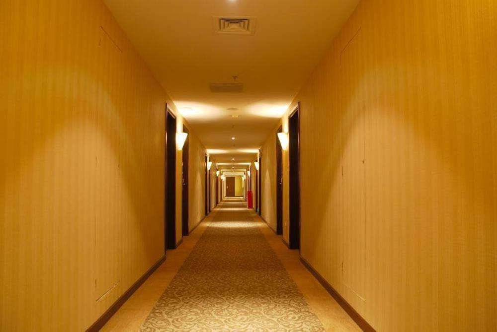 Vienna Hotel Guangzhou Shaheding Metro Station Eksteriør bilde